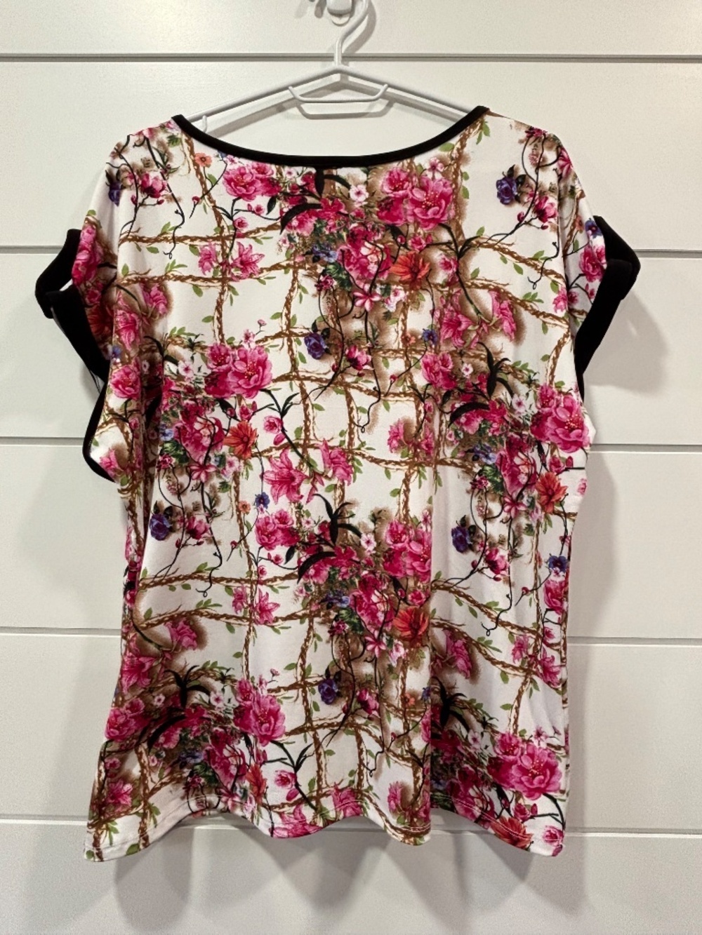 Lucy & Laurel made in Canada floral print t-shirt tab sleeves size XL - Picture 2 of 12